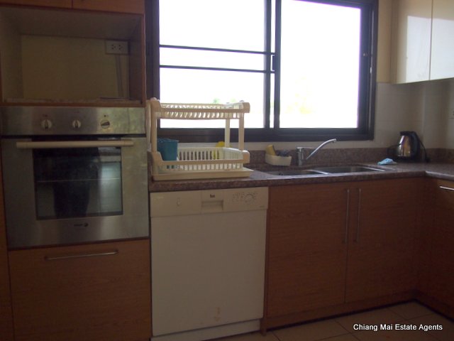 Lovely Bungalow with Large Garden for Rent in Hang Dong