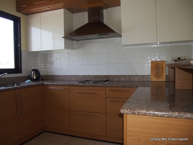 Lovely Bungalow with Large Garden for Rent in Hang Dong