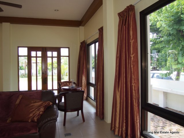 Lovely Bungalow with Large Garden for Rent in Hang Dong