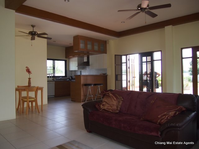 Lovely Bungalow with Large Garden for Rent in Hang Dong