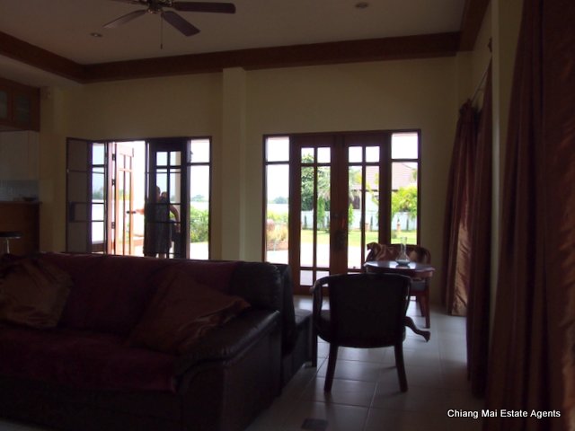 Lovely Bungalow with Large Garden for Rent in Hang Dong