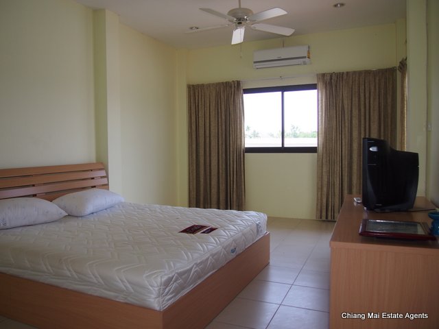 Lovely Bungalow with Large Garden for Rent in Hang Dong