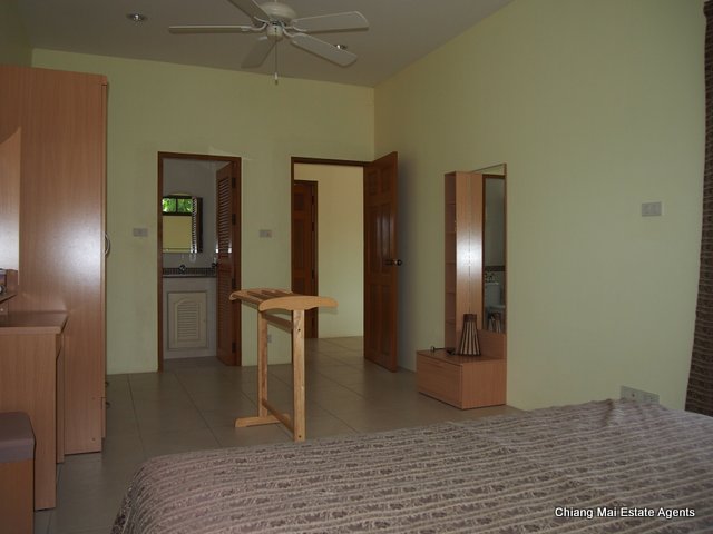 Lovely Bungalow with Large Garden for Rent in Hang Dong