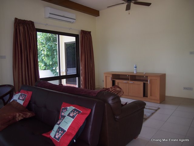 Lovely Bungalow with Large Garden for Rent in Hang Dong