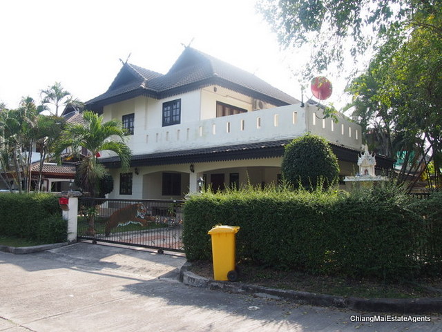 Wonderful 3 Bed/ 3 Bath Home for Rent with Maid's Room and Bathroom