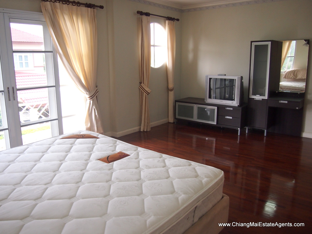 4 Bedroom Home in Land and House