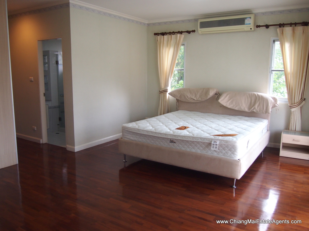 4 Bedroom Home in Land and House