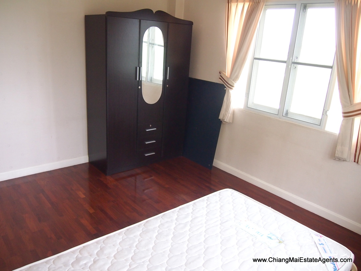 4 Bedroom Home in Land and House