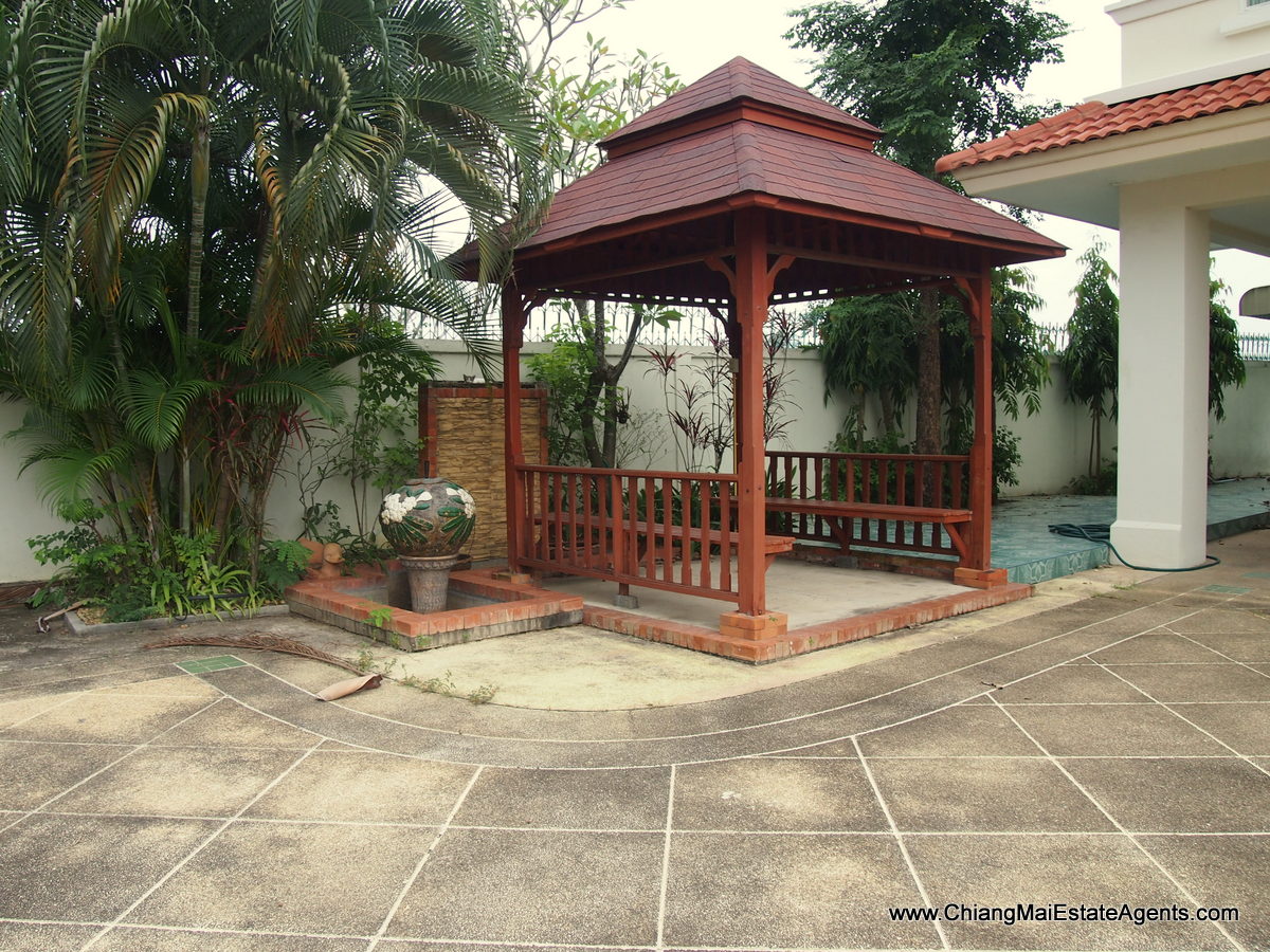 4 Bedroom Home in Land and House