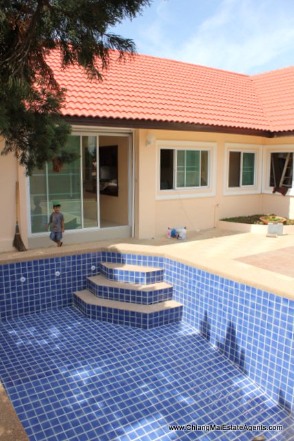 Amazing 4 Bedroom House With Swimming Pool