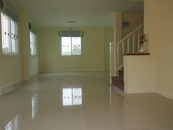 New House for Rent in Saraphi