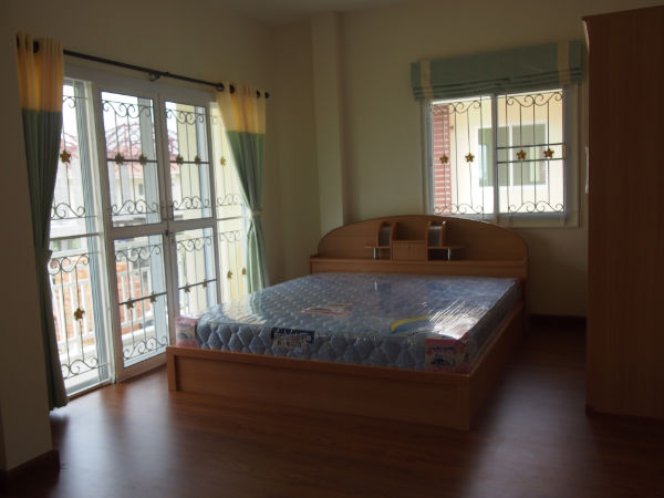 New House for Rent in Saraphi
