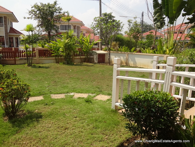 4 bedrooms house with fully furnished