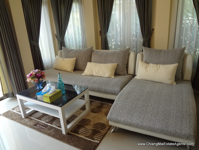 4 bedrooms house with fully furnished