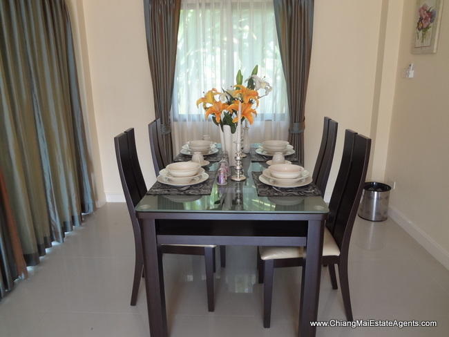 4 bedrooms house with fully furnished