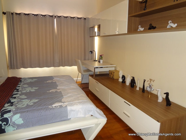 4 bedrooms house with fully furnished