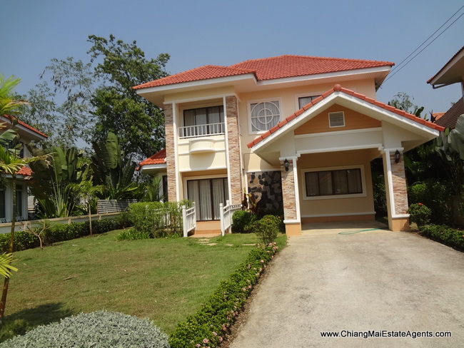 4 bedrooms house with fully furnished