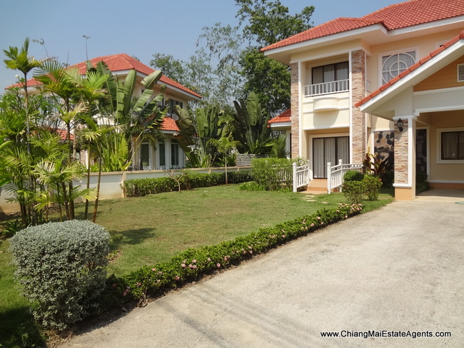 4 bedrooms house with fully furnished