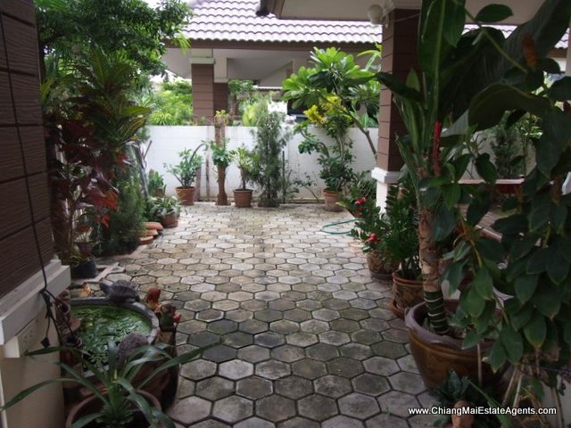 Bungalow For Rent In Baan Sangpetch