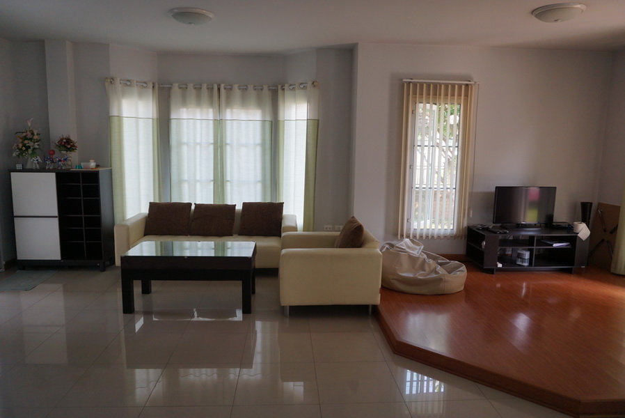 House for Rent in Home In Park