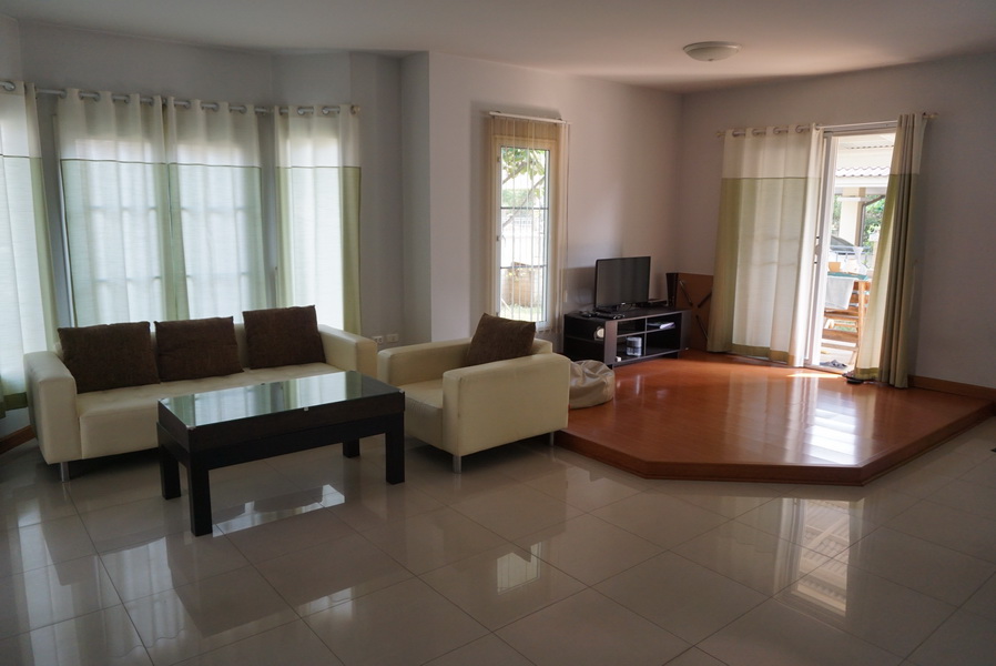 House for Rent in Home In Park