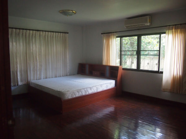 Lots of Living Space in Pimook