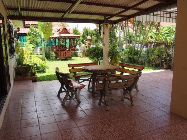 Lots of Living Space in Pimook
