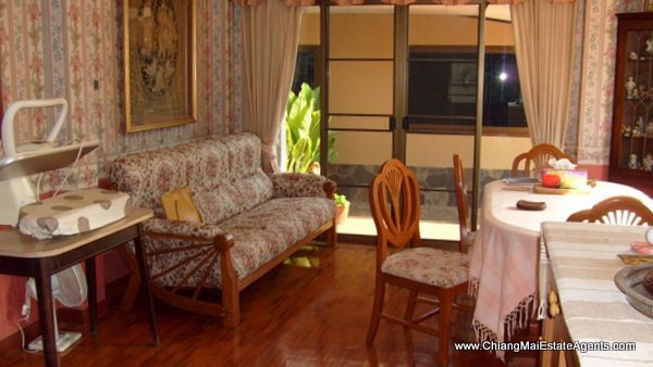 4 Bd, Home, 2 Bd. Bungalow and 4 Guest Bungalows in San Pa Tong