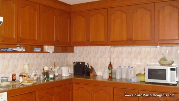 4 Bd, Home, 2 Bd. Bungalow and 4 Guest Bungalows in San Pa Tong