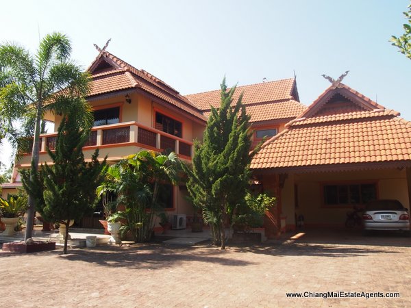 4 Bd, Home, 2 Bd. Bungalow and 4 Guest Bungalows in San Pa Tong
