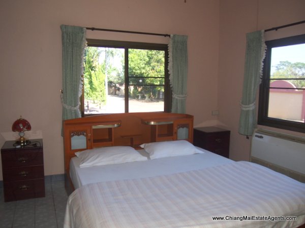 4 Bd, Home, 2 Bd. Bungalow and 4 Guest Bungalows in San Pa Tong