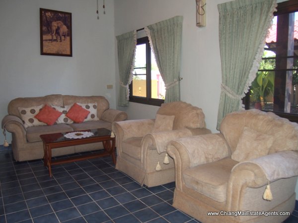 4 Bd, Home, 2 Bd. Bungalow and 4 Guest Bungalows in San Pa Tong
