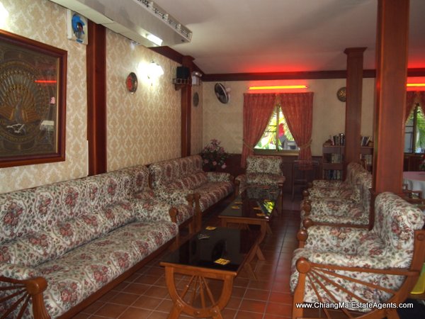 4 Bd, Home, 2 Bd. Bungalow and 4 Guest Bungalows in San Pa Tong