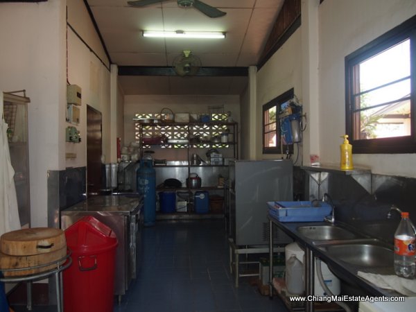4 Bd, Home, 2 Bd. Bungalow and 4 Guest Bungalows in San Pa Tong