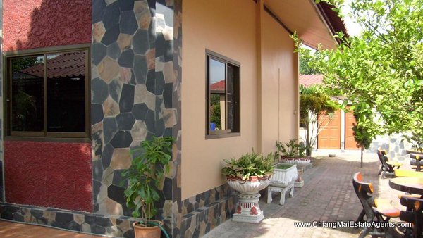 4 Bd, Home, 2 Bd. Bungalow and 4 Guest Bungalows in San Pa Tong