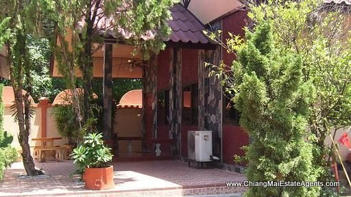 4 Bd, Home, 2 Bd. Bungalow and 4 Guest Bungalows in San Pa Tong