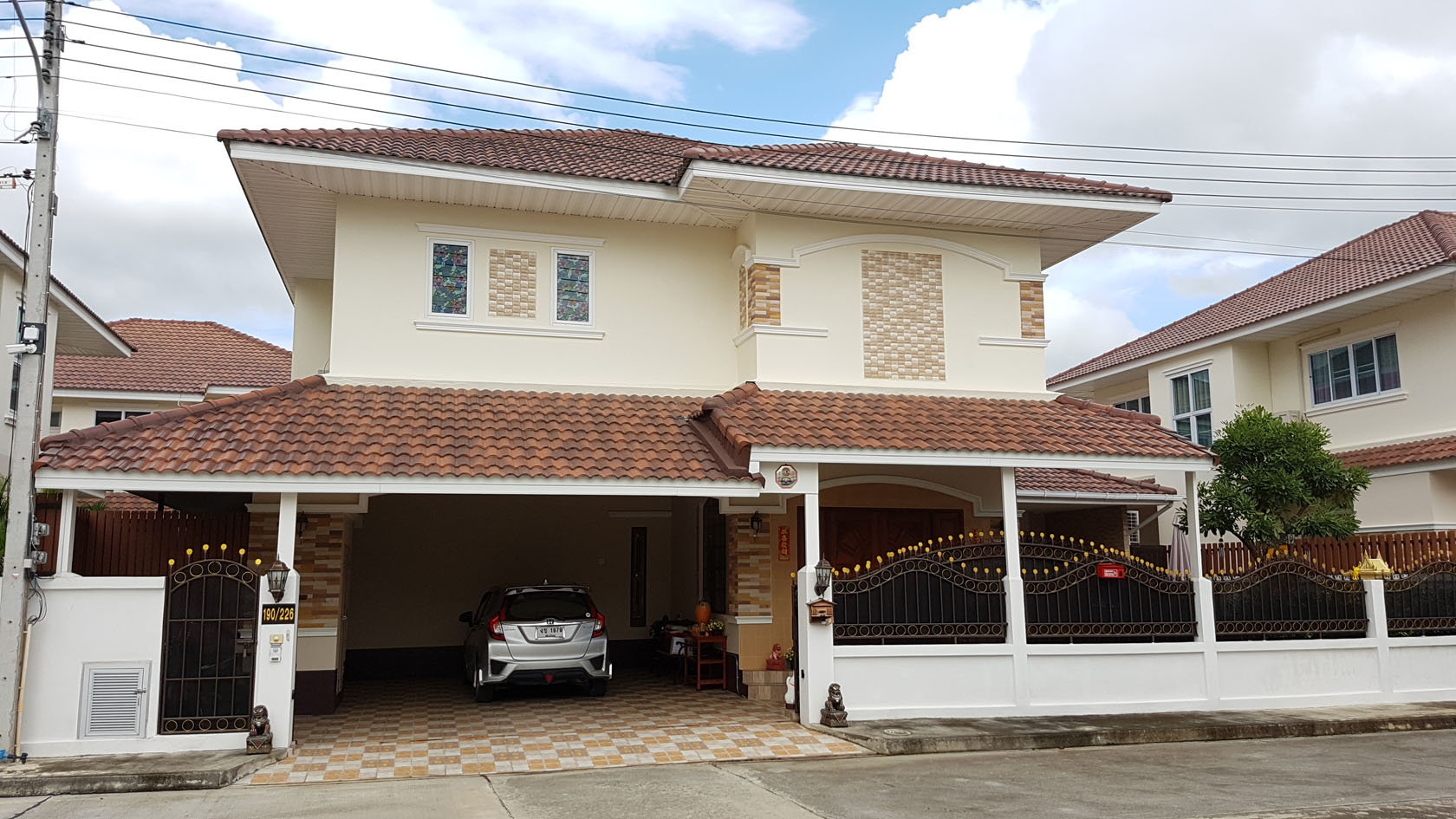 House For Sale In  Sriwarai 4