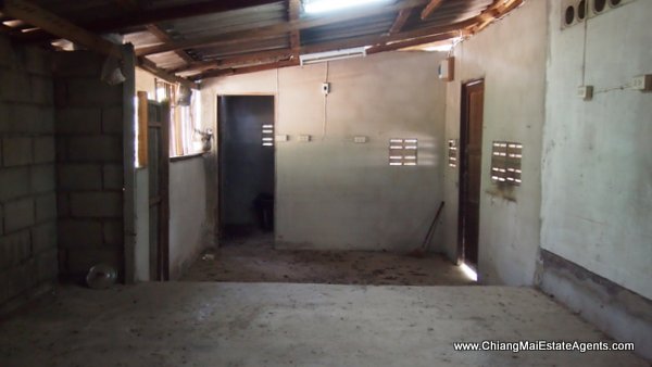 Land and Houses for Sale in Ban Pong