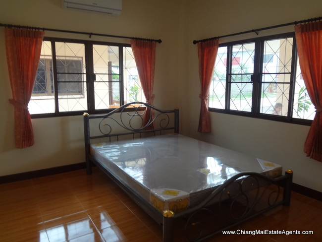 2 bedrooms house for rent