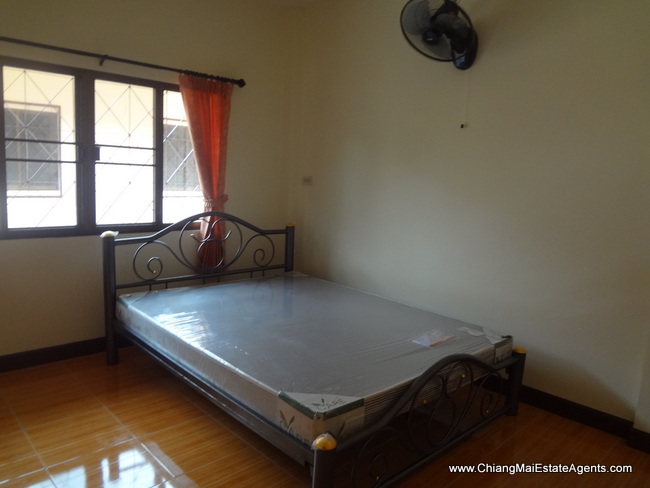 2 bedrooms house for rent