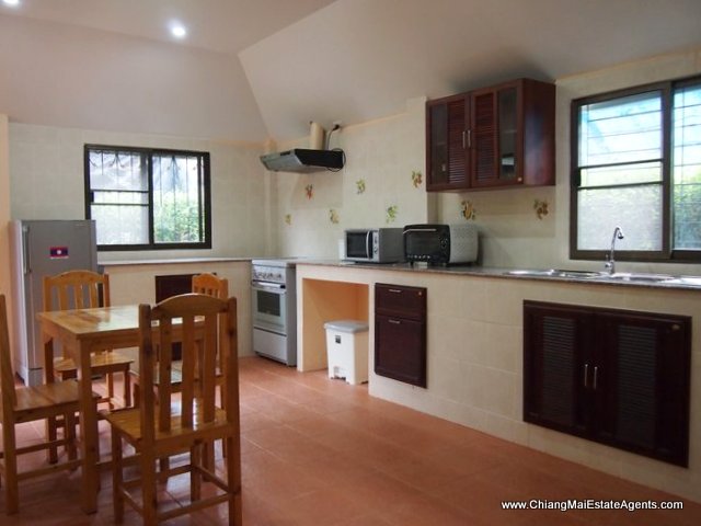 Beautiful 2 bedroom bungalow for rent in Moo Baan Wang Tan