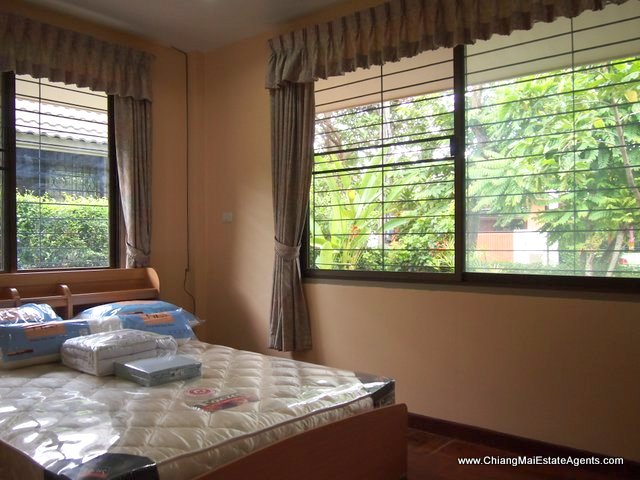 Beautiful 2 bedroom bungalow for rent in Moo Baan Wang Tan