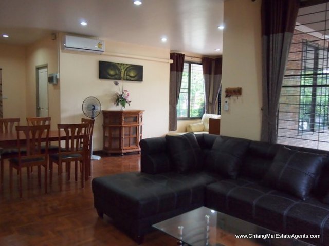 Beautiful 2 bedroom bungalow for rent in Moo Baan Wang Tan