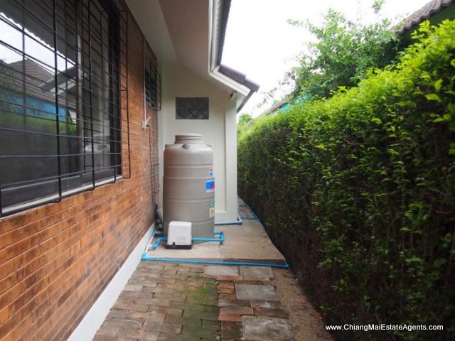 Beautiful 2 bedroom bungalow for rent in Moo Baan Wang Tan