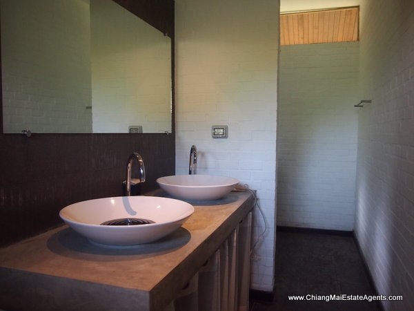 Fantastic Resort Style Home For Rent