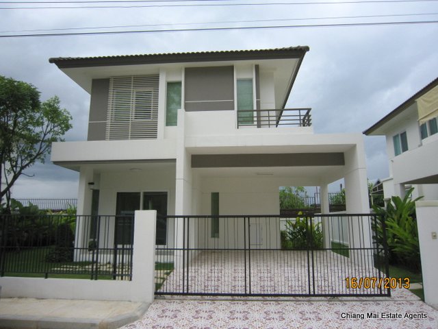 3 Bedroom House for Sale in Land in House