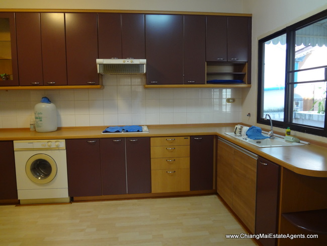 House for rent in Mae Jo