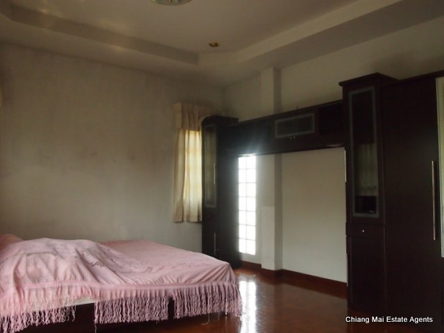 Large 3 Bed/ 3 Bath Home with Large Garden for Rent