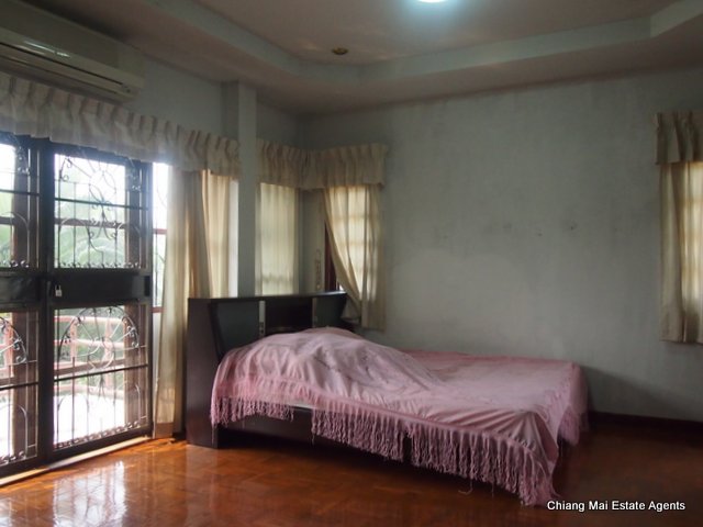 Large 3 Bed/ 3 Bath Home with Large Garden for Rent