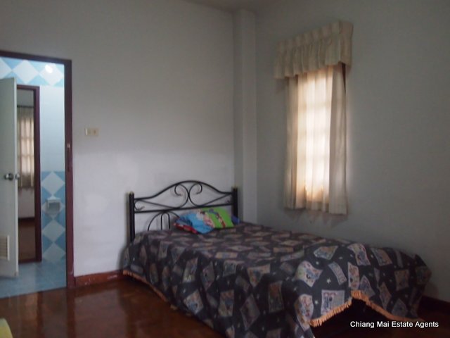 Large 3 Bed/ 3 Bath Home with Large Garden for Rent